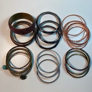 Massive lot of 24 pcs bangle bracelets. 6 matching sets.